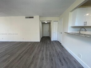 9471 Evergreen Pl in Davie, FL - Building Photo - Building Photo