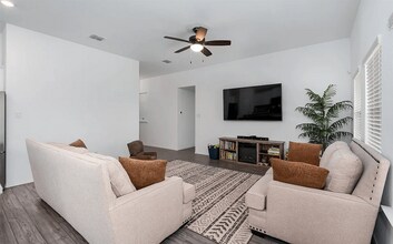4400 Hiddenite Rd in Aubrey, TX - Building Photo - Building Photo