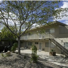 The Knolls in Poway, CA - Foto de edificio - Building Photo