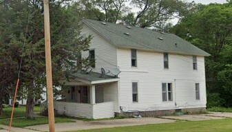 1137 Bluff St, Unit 2 in Beloit, WI - Building Photo
