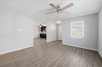 2819 N Gladstone Ave in Indianapolis, IN - Building Photo - Building Photo