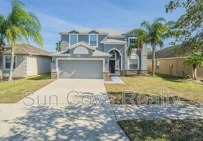 2111 Roanoke Springs Dr in Ruskin, FL - Building Photo