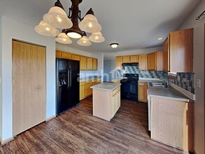 1035 Stephen Ct in Aurora, IL - Building Photo - Building Photo