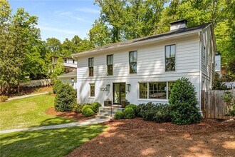 1100 Kingston Dr NE in Atlanta, GA - Building Photo - Building Photo