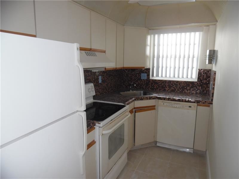 1700 Cleveland St in Hollywood, FL - Building Photo