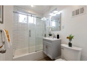 106 Verano Dr in South San Francisco, CA - Building Photo - Building Photo