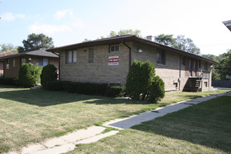 2225 Galilee Ave in Zion, IL - Building Photo - Building Photo