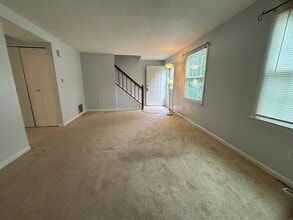 16 Ambassador Dr in Manchester, CT - Building Photo - Building Photo