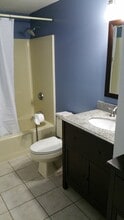 66 Girard Ave, Unit Bridgeview Condo in Newport, RI - Foto de edificio - Building Photo
