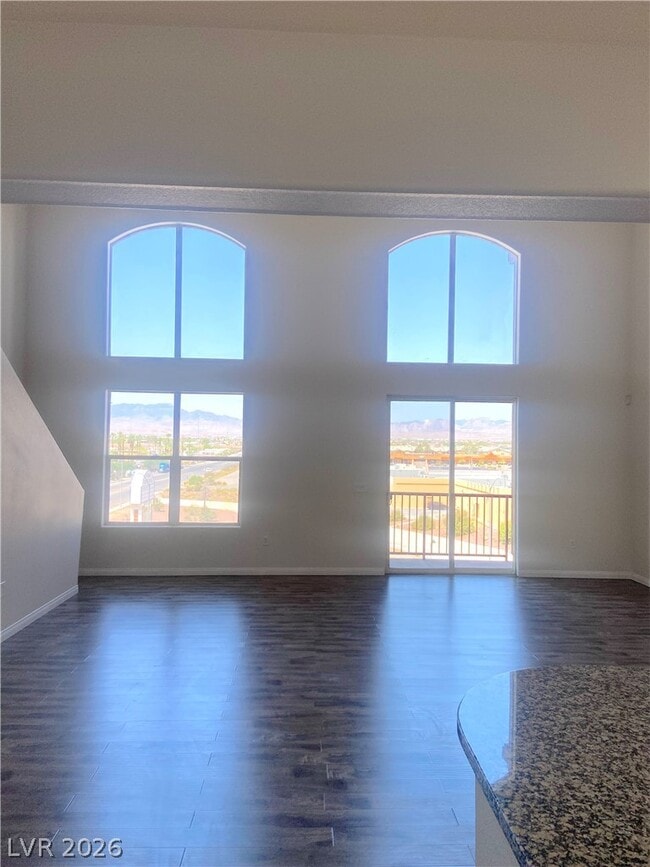 20 E Serene Ave in Las Vegas, NV - Foto de edificio - Building Photo