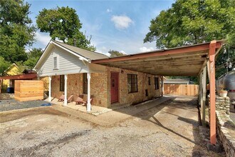 2405 E 10th St in Austin, TX - Building Photo - Building Photo