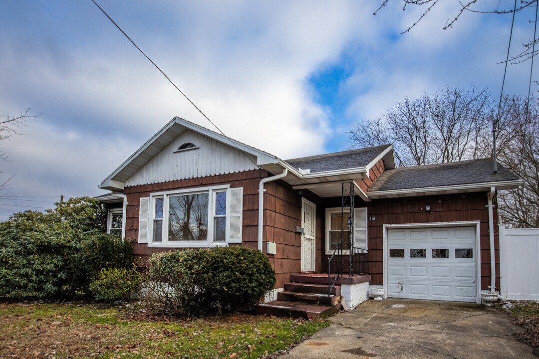 610 Russell St in Beckley, WV - Building Photo