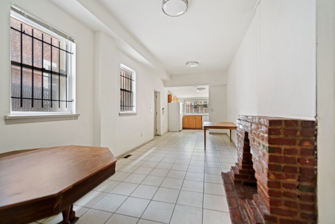 2124 N Carlisle St in Philadelphia, PA - Building Photo