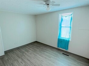 17 4 Ave SW in Dauphin, MB - Building Photo - Building Photo