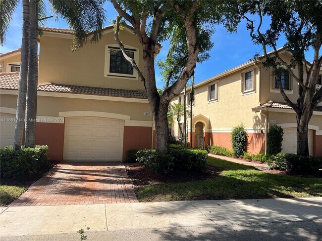 4106 Forest Dr in Weston, FL - Building Photo - Building Photo