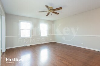 565 Franklin Ave in South Elgin, IL - Building Photo - Building Photo