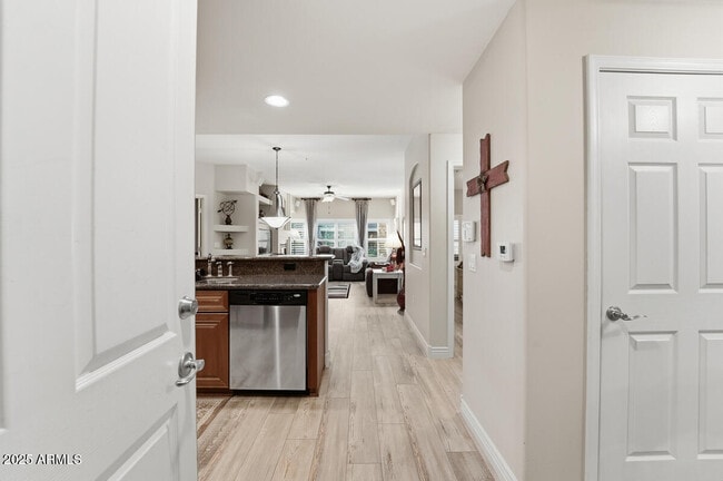 5350 E Deer Valley Dr