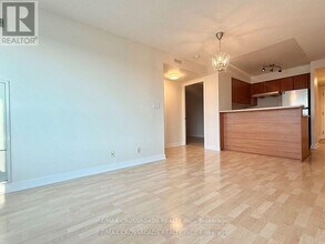 38 Lee Centre Dr in Toronto, ON - Building Photo - Building Photo