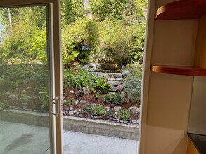 631 Pier Ave, Unit 4 in Santa Monica, CA - Building Photo - Building Photo