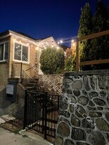 2366 Beacon Ave S, Unit 2