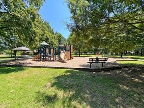 1253 Parkside Pl in Virginia Beach, VA - Building Photo - Building Photo