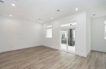 505 Schweikhardt St in Houston, TX - Building Photo - Building Photo