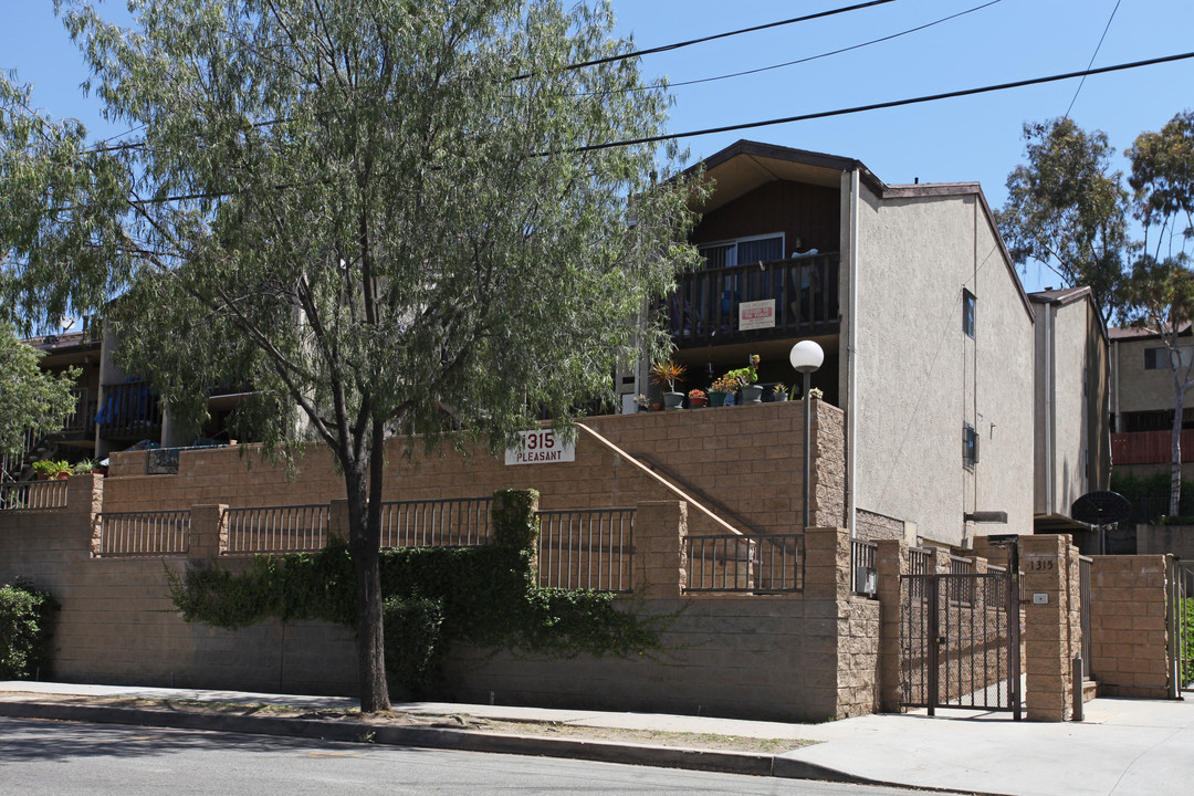 Pleasant Hills Home in Los Angeles, CA - Building Photo