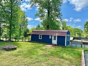 185 Lakeview Way in Martin, GA - Building Photo - Building Photo