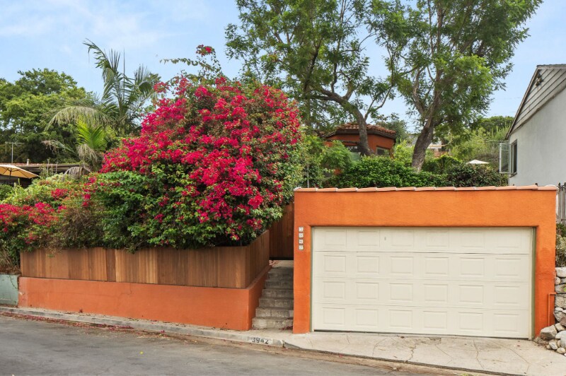 3942 Scandia Way in Los Angeles, CA - Building Photo