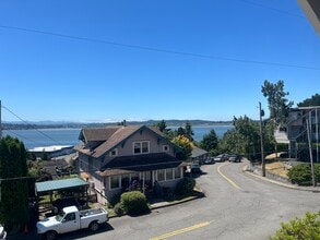 657 Florence Ave in Astoria, OR - Foto de edificio - Building Photo