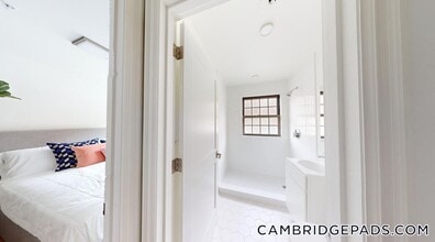 1200 Massachusetts Ave, Unit 104 in Cambridge, MA - Building Photo - Building Photo