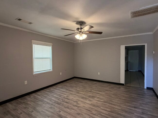 1109 W Wall St in Griffin, GA - Building Photo - Building Photo