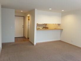 Pinehurst Apartments in Seattle, WA - Building Photo