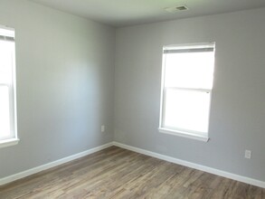1061 Teller Ave in Grand Junction, CO - Foto de edificio - Building Photo
