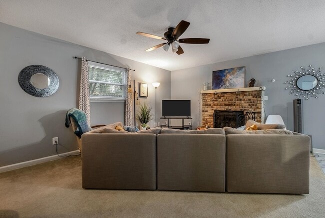 2815 Misty Garden Cir in Tallahassee, FL - Foto de edificio - Building Photo