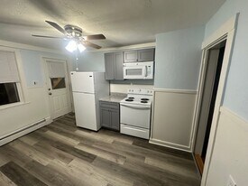 4 Church St in Oxford, MA - Building Photo