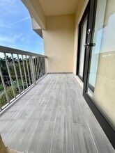 8180 Geneva Ct in Doral, FL - Foto de edificio - Building Photo