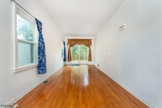 99 Chesapeake Ave in Parsippany Troy Hills, NJ - Building Photo - Building Photo