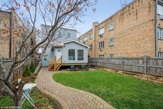 6320 N Paulina St, Unit 1 in Chicago, IL - Building Photo - Building Photo