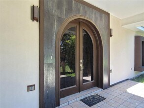 417 E Bluebird Ave in McAllen, TX - Foto de edificio - Building Photo