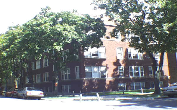 2020 W Birchwood Ave in Chicago, IL - Building Photo