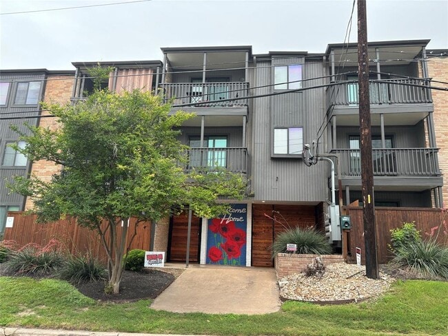 3301 Red River St in Austin, TX - Building Photo - Building Photo
