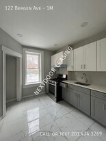 122 Bergen Ave in Jersey City, NJ - Building Photo