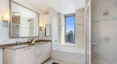 411 N Kingsbury St in Chicago, IL - Building Photo - Building Photo