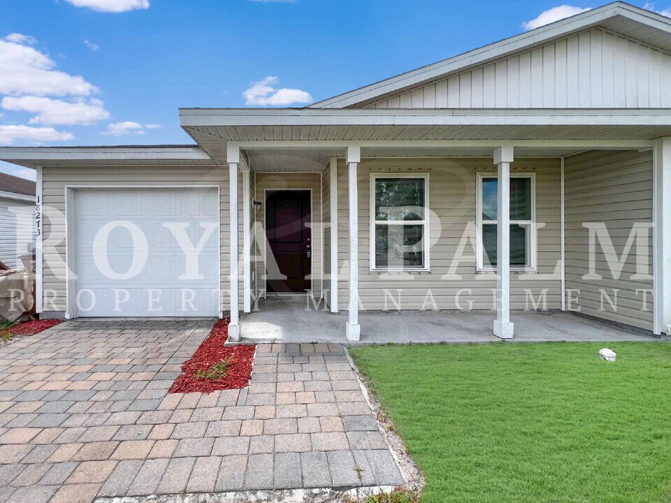 18273 Gibraltar Ln in Lehigh Acres, FL - Building Photo