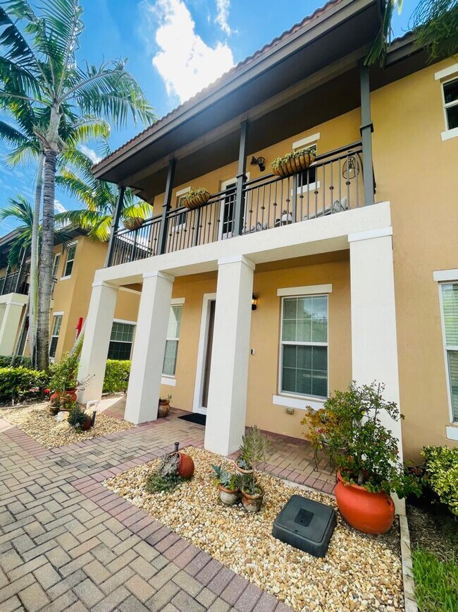 1150 149th Terrace in Pembroke Pines, FL - Building Photo - Building Photo