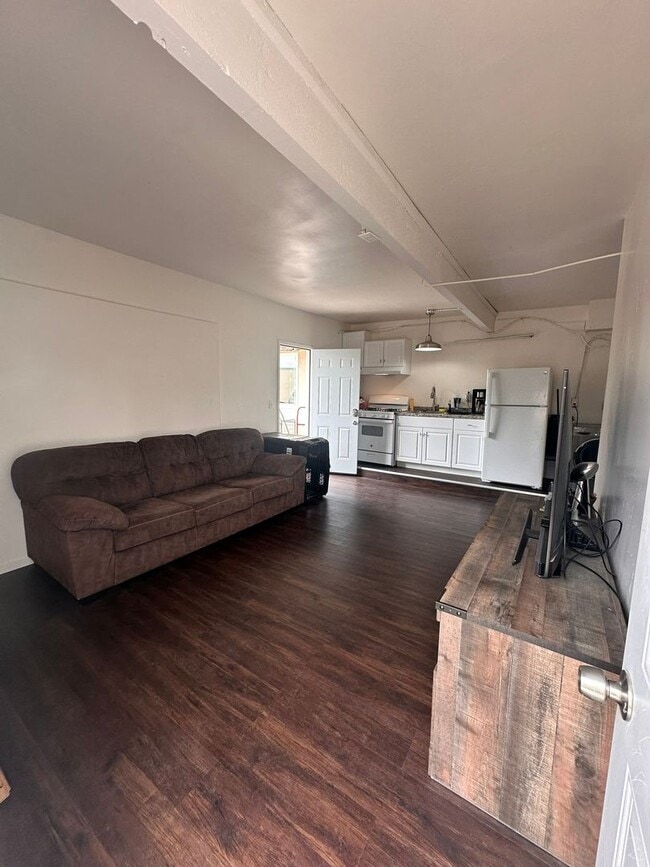 property at 1153-1155 Emory St