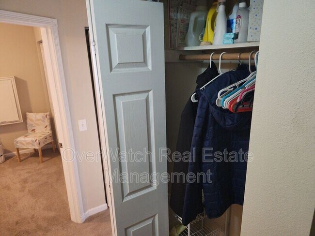 4410 View Cir in Anchorage, AK - Building Photo - Building Photo