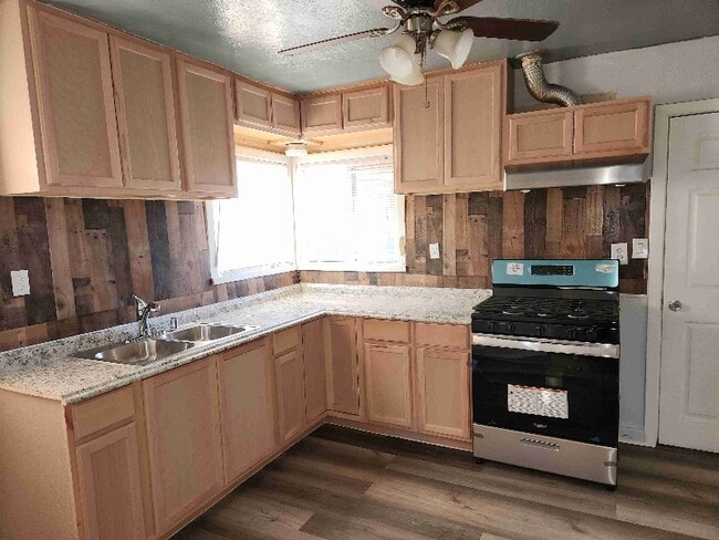 property at 1009 Nadine Ave