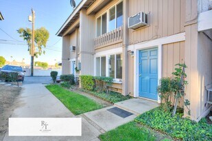 154 S Linda Way in Upland, CA - Building Photo